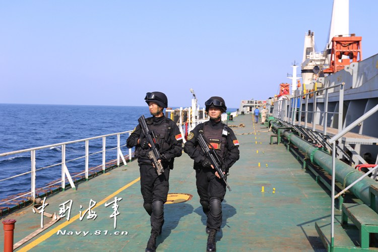 中國海軍隨船護衛官兵嚴守鐵律贏(yíng)得“點(diǎn)贊”
