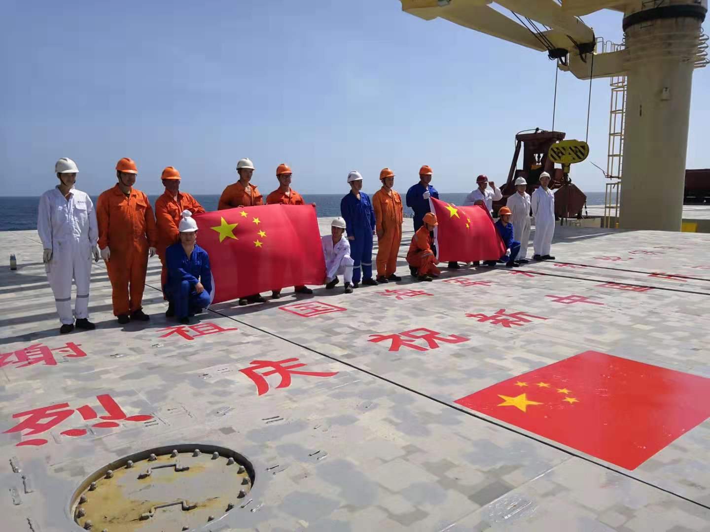 中華門(mén)輪，祖國海軍為你護航！